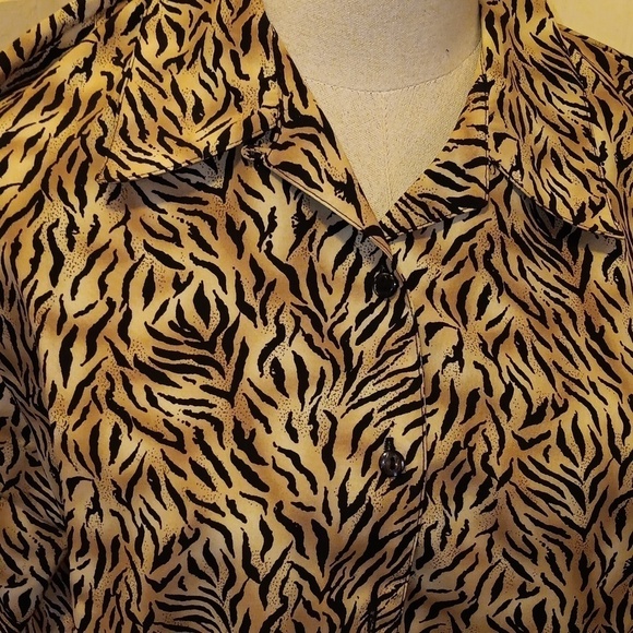 Claudia Richard zebra strip 12 shirt - Picture 2 of 3